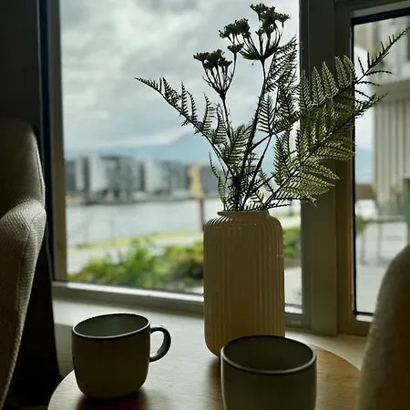 Modern Right On The Dock - Near Downtown *