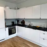 Apartment Modern Right On The Dock - Near Downtown