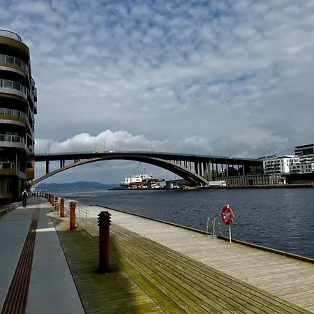 Modern Right On The Dock - Near Downtown * 베르겐