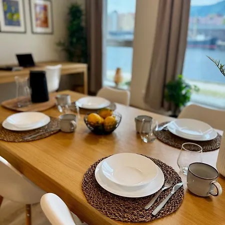 Apartment Modern Right On The Dock - Near Downtown *