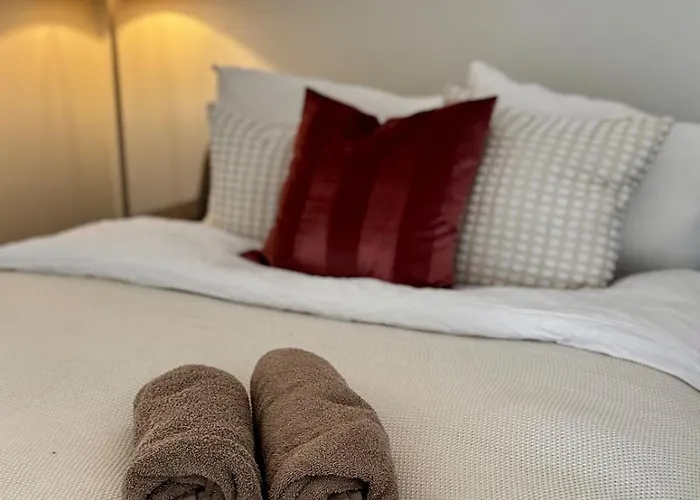 Modern Right On The Dock - Near Downtown Апартаменты *