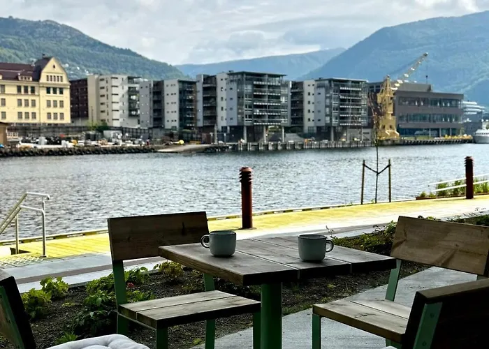 Modern Right On The Dock - Near Downtown *